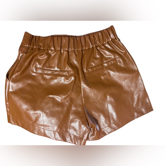 Brown faux leather shorts nwt size m - Picture 2 of 6